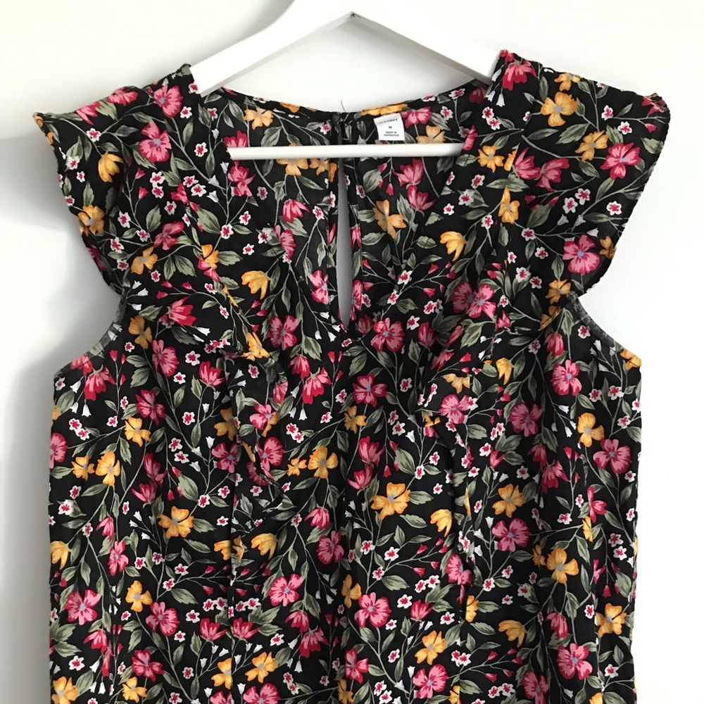 Old Navy woman top